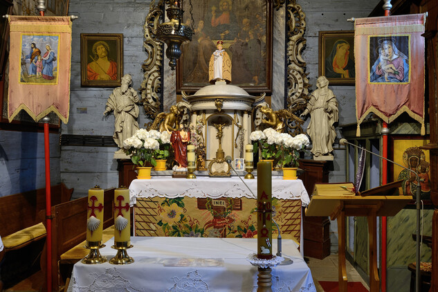 Kostel v Gutech: hlavní oltář  | © Autor: Roman Polášek, nepodléhá Creative Commons