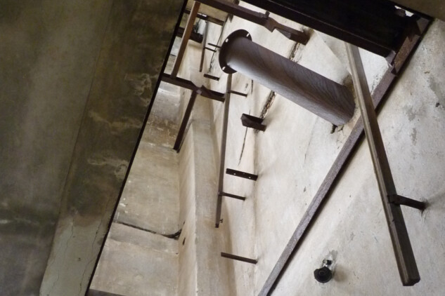 Jiný pohled ve Věži směrem vzhůru