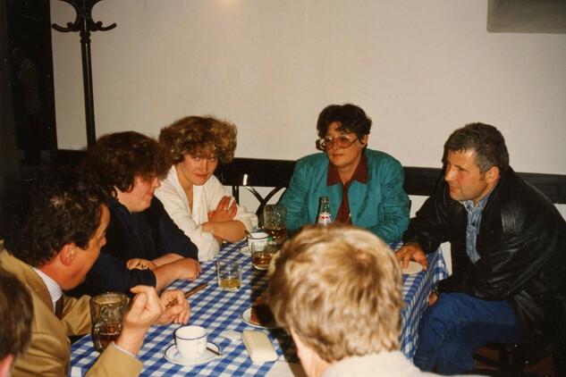 Neformální setkání zaměstnanců zámku Orlík, Karla Schwarzenberga a Aleše Krejčů, 1992 