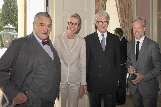 Karel Schwarzenberg na slavnostním otevření Novogotického templu za přítomnosti velvyslankyně Norského království v České republice Siri Ellen Sletner, generální ředitelky Národního památkového ústavu Nadi Goryczkové a dalších čestných hostů, 2017