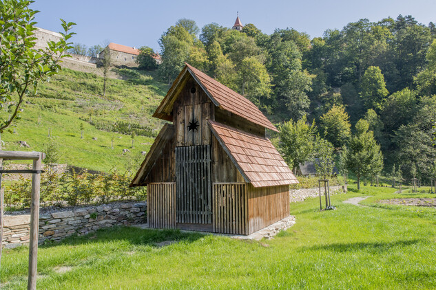 Haltýř v Pernštejnské zahradě