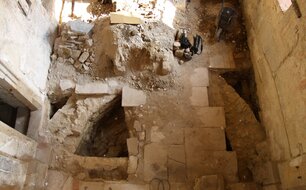 Románská apsida odkrytá při arch výzkumu v roce 2008, kostel sv. Mikuláše v Boleticích.