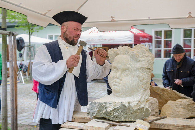 Barokní den U Ferusů, 22. 4. 2017, kameník Tomáš Franta, foto J. Sajtlová