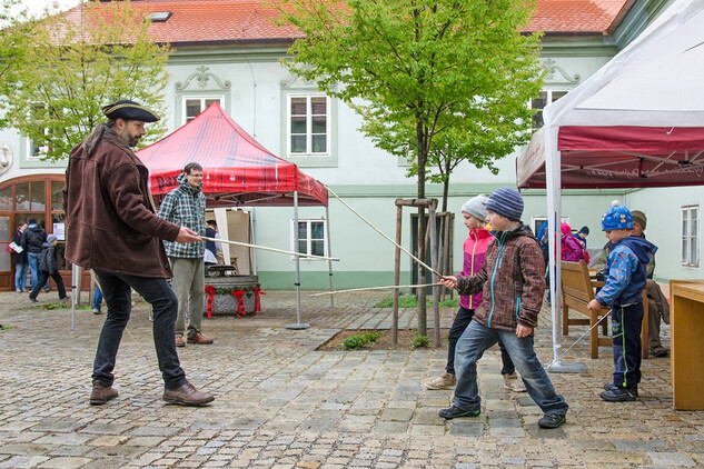 Barokní den U Ferusů, 22. 4. 2017, škola šermu pro děti, foto J. Sajtlová