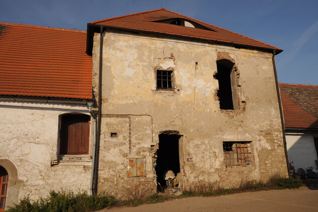 Lety - věžový palác s dvoudílnou dispozicí středověké tvrze | © NPÚ ÚOP ČB