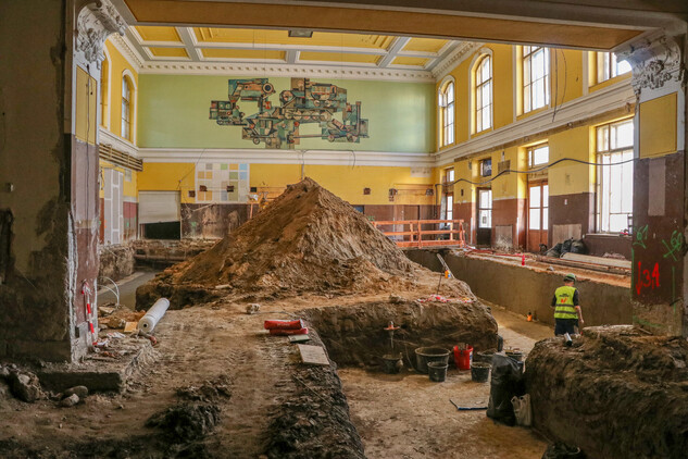Budova železniční stanice České Budějovice, interiér, 2021. Foto: archiv Správa železnic, archiv Metrostav, foto: Jiří Kafka, Ondřej Bouška.