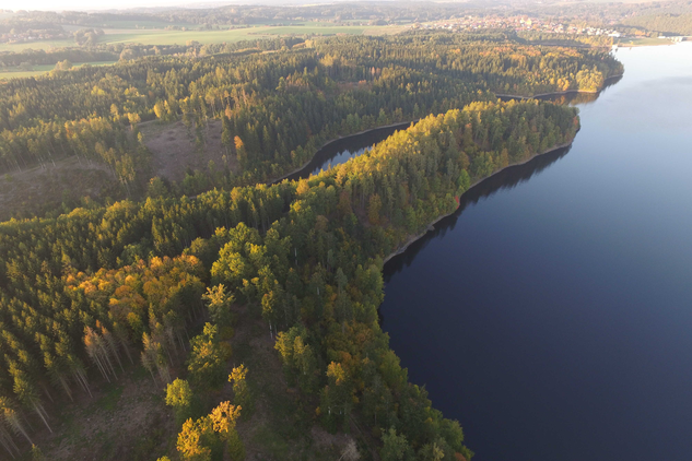 Val a Kamenná věž z doby bronzové u Velešína - letecký pohled | © NPÚ ÚOP ČB