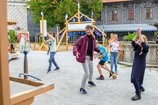 Didaktický program DAR SLAVNOSTI, výstava Šlechtické slavnosti a zábavy, Galerie Mincovna, SHZ Český Krumlov, září 2022, foto J. Sajtlová