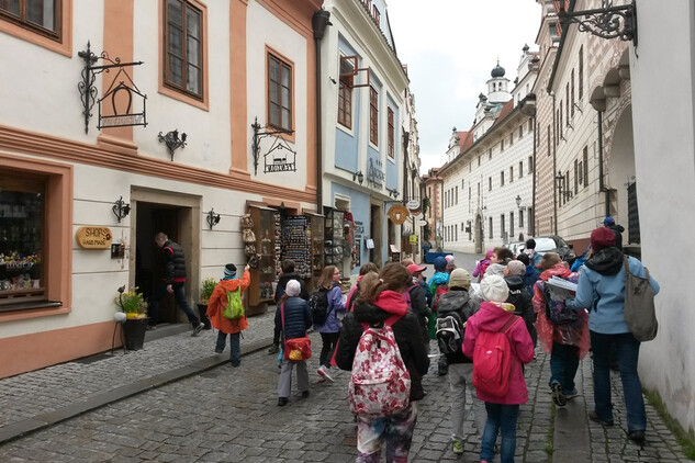 Renesance v Krumlově aneb Spěchej pomalu za trubačem a medvěděm - didaktický program. Foto J. Sajtlová.