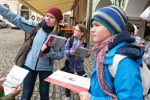 Renesance v Krumlově aneb Spěchej pomalu za trubačem a medvěděm - didaktický program. Foto J. Sajtlová.