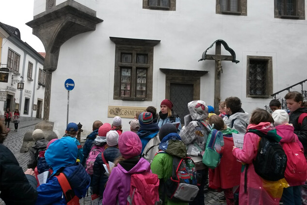 Renesance v Krumlově aneb Spěchej pomalu za trubačem a medvěděm - didaktický program. Foto J. Sajtlová.