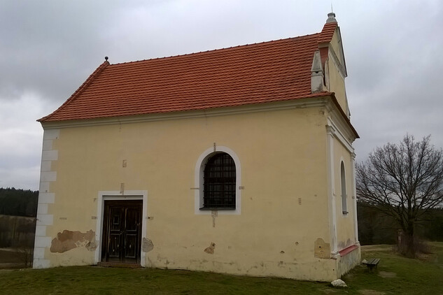 Římovská poutní cesta, zastavení č.2 - kaple před restaurováním