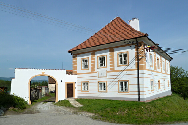 Čakov - budova bývalé fary po opravě | © NPÚ ÚOP ČB
