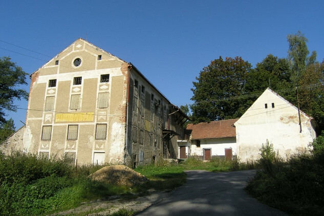 Holubovský mlýn, celkový pohled na mlýn před rekonstrukcí
