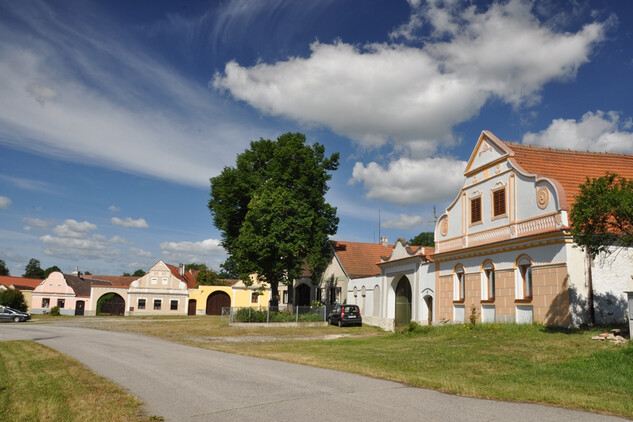 Zbudov, náves.