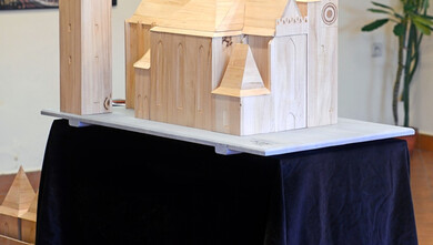 Dřevěný interaktivní model katedrály sv. Mikuláše v Českých Budějovicích. Foto J. Sajtlová.