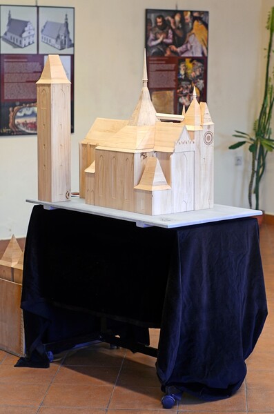 Dřevěný interaktivní model katedrály sv. Mikuláše v Českých Budějovicích. Foto J. Sajtlová.