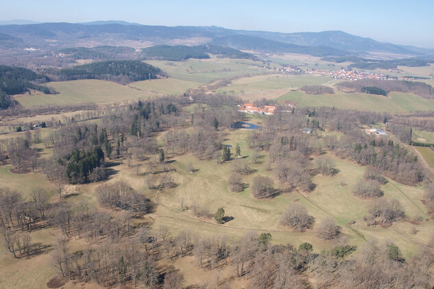 Červený Dvůr - zámecký park.