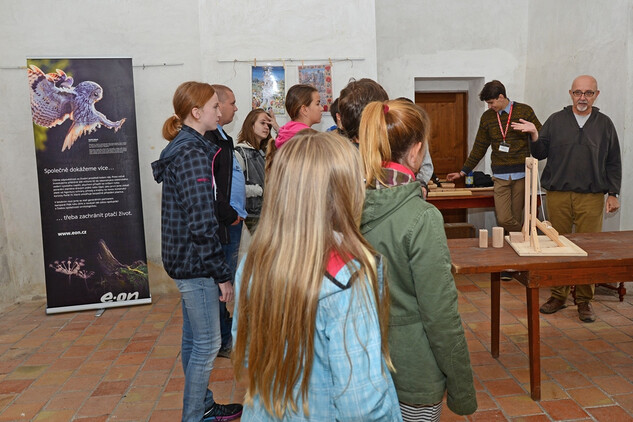 Hrad Rožmberk. Jeřáby táhnou na Jakobínku, vzdělávací program. Foto J. Sajtlová.