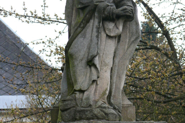 Krucifix u fary v Rokytnici v Orlických horách, detail
