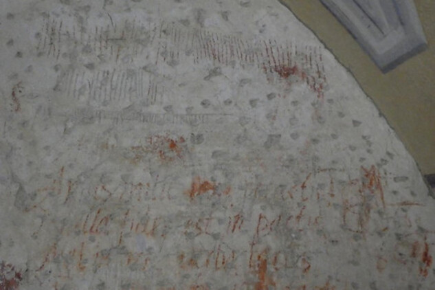 Hřbitovní kostel v Horním Maršově, graffiti nalezené v oratoři