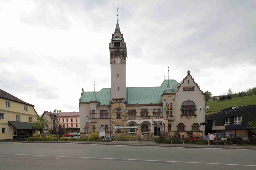 Rokytnice nad Jizerou, radnice, pohled od severu | © NPÚ, ÚOP v Liberci, foto Michael Čtveráček Rokytnice nad Jizerou, radnice, pohled od severu | © NPÚ, ÚOP v Liberci, foto Michael Čtveráček