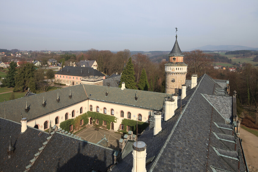 Státní zámek Sychrov, pohled z výšky | © NPÚ, ÚOP v Liberci, foto Michael Čtveráček