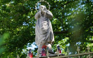 socha Panny Marie Immaculaty v Karlových Varech