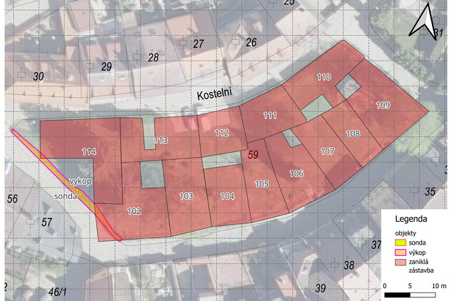 Zaniklá zástavba vnitrobloku s výkopem opěrné zdi