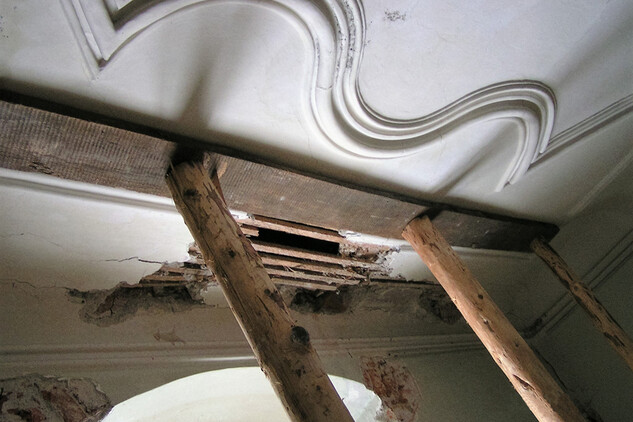 Interiér letohrádku při rekonstrukci