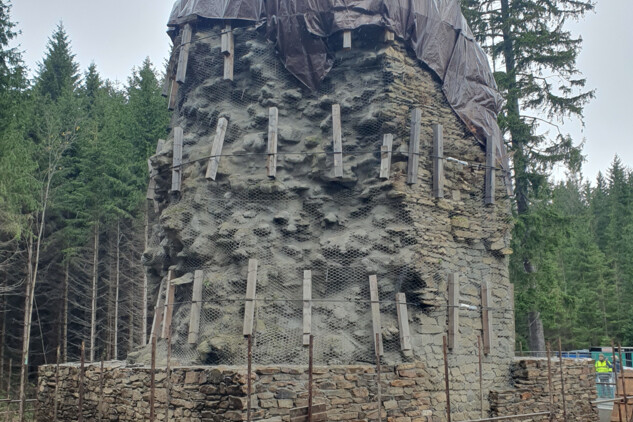 Obnova dřevouhelné vysoké pece na Drakově v roce 2025, foto M. Zezula