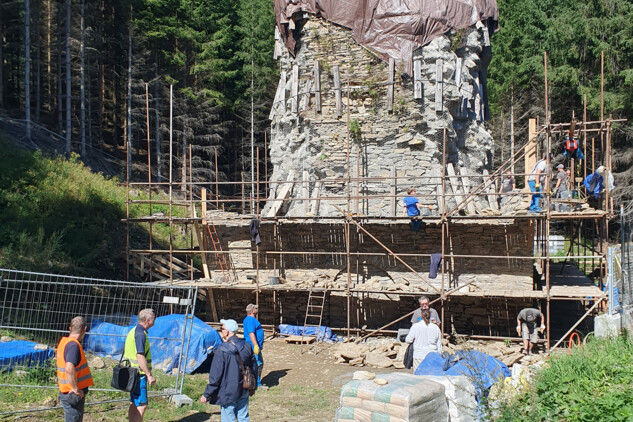 Obnova dřevouhelné vysoké pece na Drakově v roce 2026, foto M. Zezula