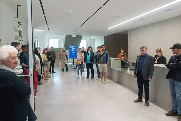 Vstupní prostor do galerie PLATO, úvod ke komentované prohlídce