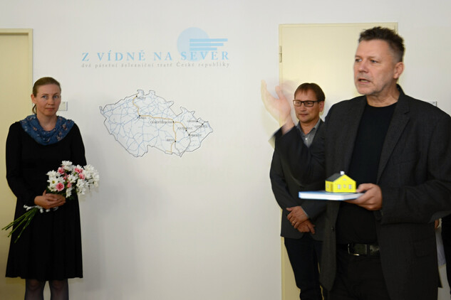Zleva: autorka výstavy A. Borovcová, ředitele NPÚ, ÚOP v OV M. Zezula, vedoucí MC průmyslového dědictví M. Matěj