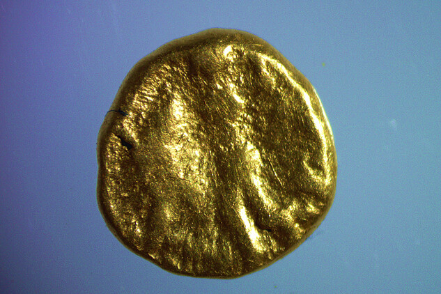 Nález 1/24 statéru (typ Athena Alkidemos) z ml. d. laténské (2 st. př. n .l.), (Fotoarchiv ÚAPP Brno).
