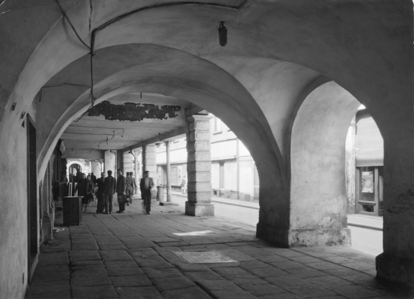 Průhled Lauby směrem od muzea (60. léta 20. stol.) Průhled Lauby směrem od muzea (60. léta 20. stol.)