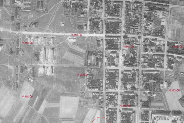 Letecký monitorovací snímek z roku 1950 na kterém se daný objekt nenachází