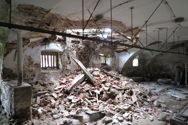 Osvračín, zámecký dvůr, chlévy. Foto: Národní památkový ústav