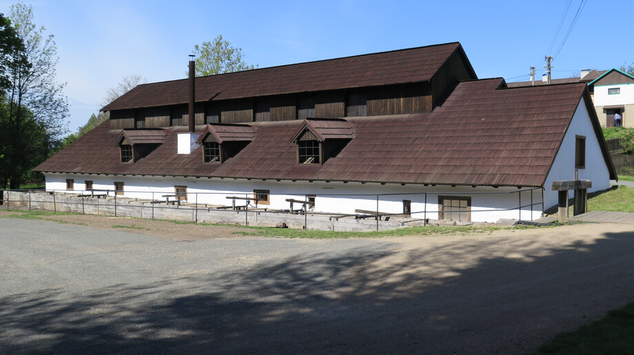 Pohled na obnovený objekt hamru od severovýchodu