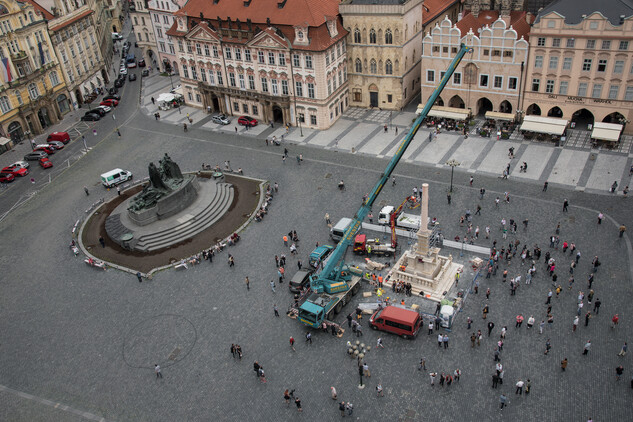 Praha, Staroměstské náměstí, sloup se sochou Panna Marie Immaculaty. Foto Jan Lebeda, 2020