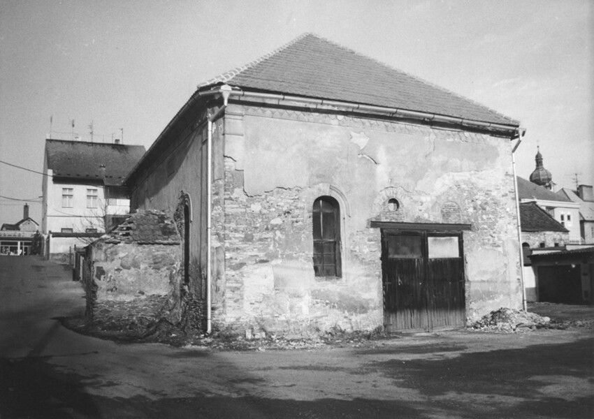 Radnice (okr. RO), synagoga, foto R. Kodera, 1997
