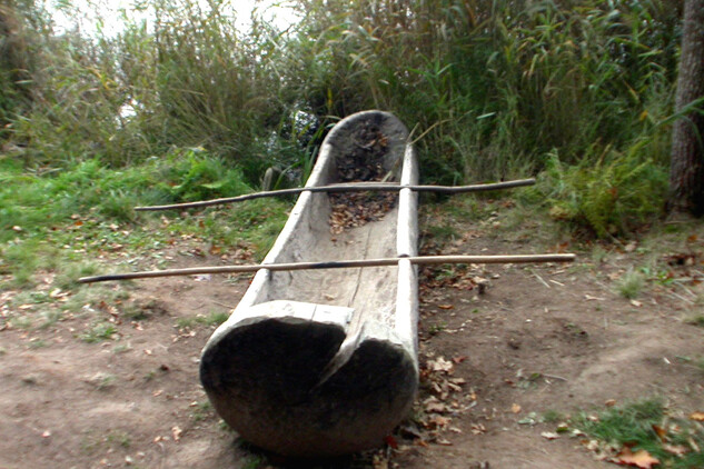 Āraiši (Litva), archeoskanzen, člun, zdroj: NPÚ, foto P. Sokol 2006