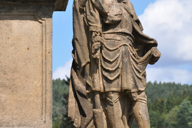 Detailní pohled na sochu sv. Václava po restaurování (2015).