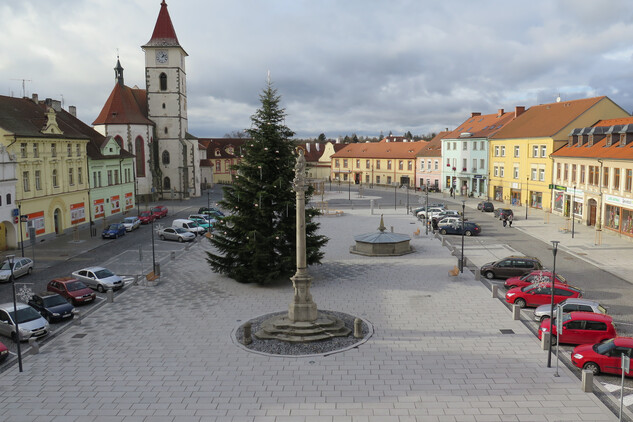 Horažďovice, Mírové náměstí, pohled od východu (foto D. Tuma, 2017)