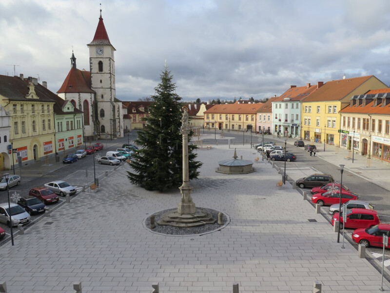 Horažďovice, Mírové náměstí, pohled od východu (foto D. Tuma, 2017)