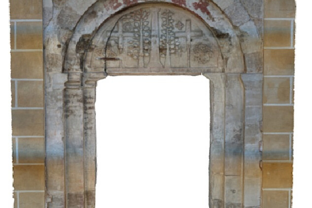 Plasy, klášterní kostel Nanebevzetí Panny Marie, románský portál v západním průčelí. Náhled na prezentaci 3D zaměření na platformě Sketchfab. (převzato z webu; 2022)