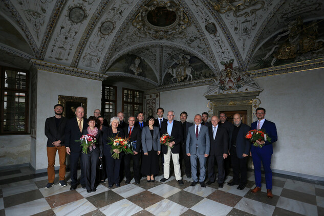 Cena NPÚ PPF 2016 - společné foto vítězů na zámku v Bučovicích