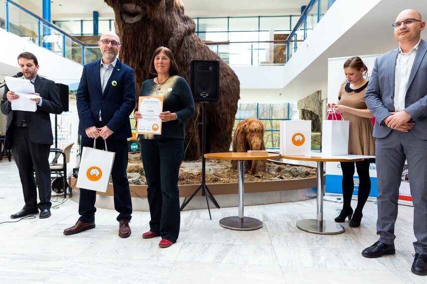 Třetí místo pro Průvodce pražskou archeologií v soutěži o cenu Zlatý Mamut 8.4.2019 (© Filip Fojtík, Moravské zemské muzeum, nepodléhá CC) Třetí místo pro Průvodce pražskou archeologií v soutěži o cenu Zlatý Mamut 8.4.2019 (© Filip Fojtík, Moravské zemské muzeum, nepodléhá CC)
