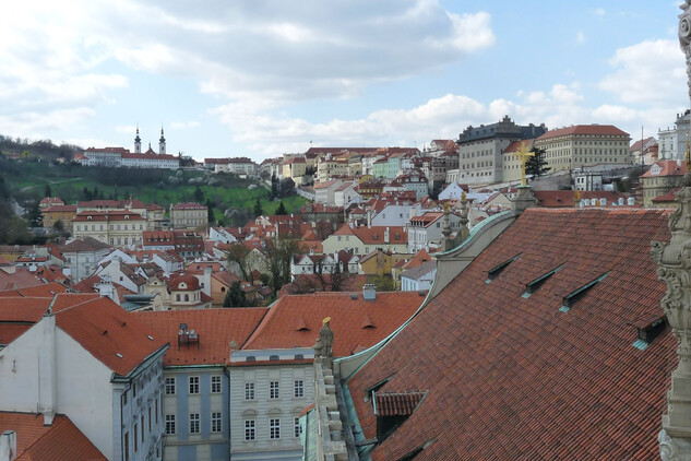 Malá Strana a Strahov z věže kostela sv. Mikuláše (2012)