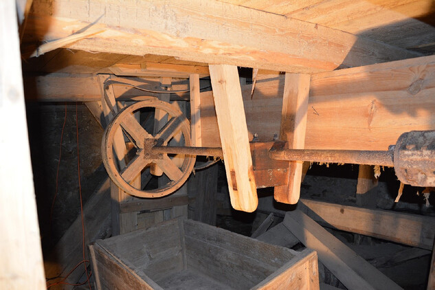 Křížův mlýn v Lidmaňce, paleční kolo s torzem hřídele vodního kola